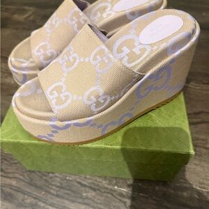 BRAND NEW Gucci Lavender GG Canvas Platform Slide Sandals